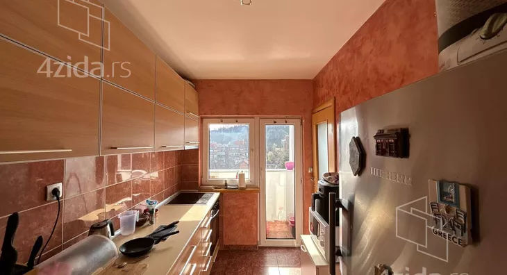 Četvoroiposoban stan | 4zida