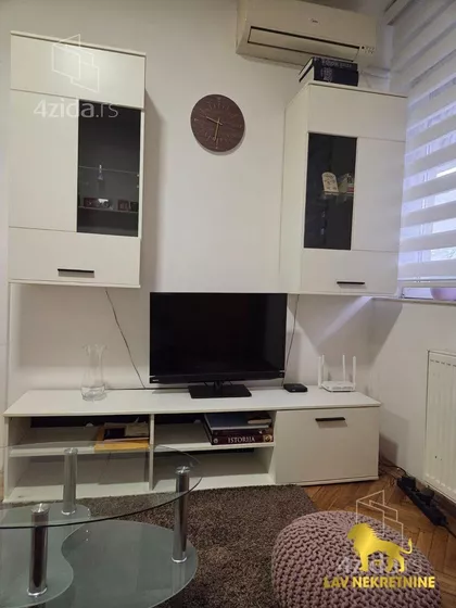 VALENTINA VODNIKA | 4zida.rs