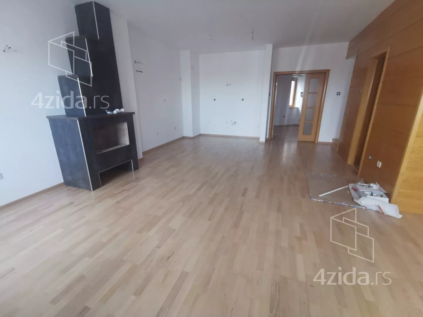 Četvoroiposoban stan | 4zida