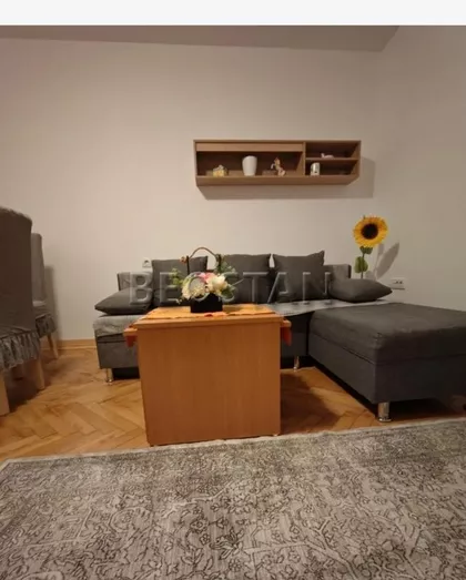 Karađorđev Trg | 4zida.rs
