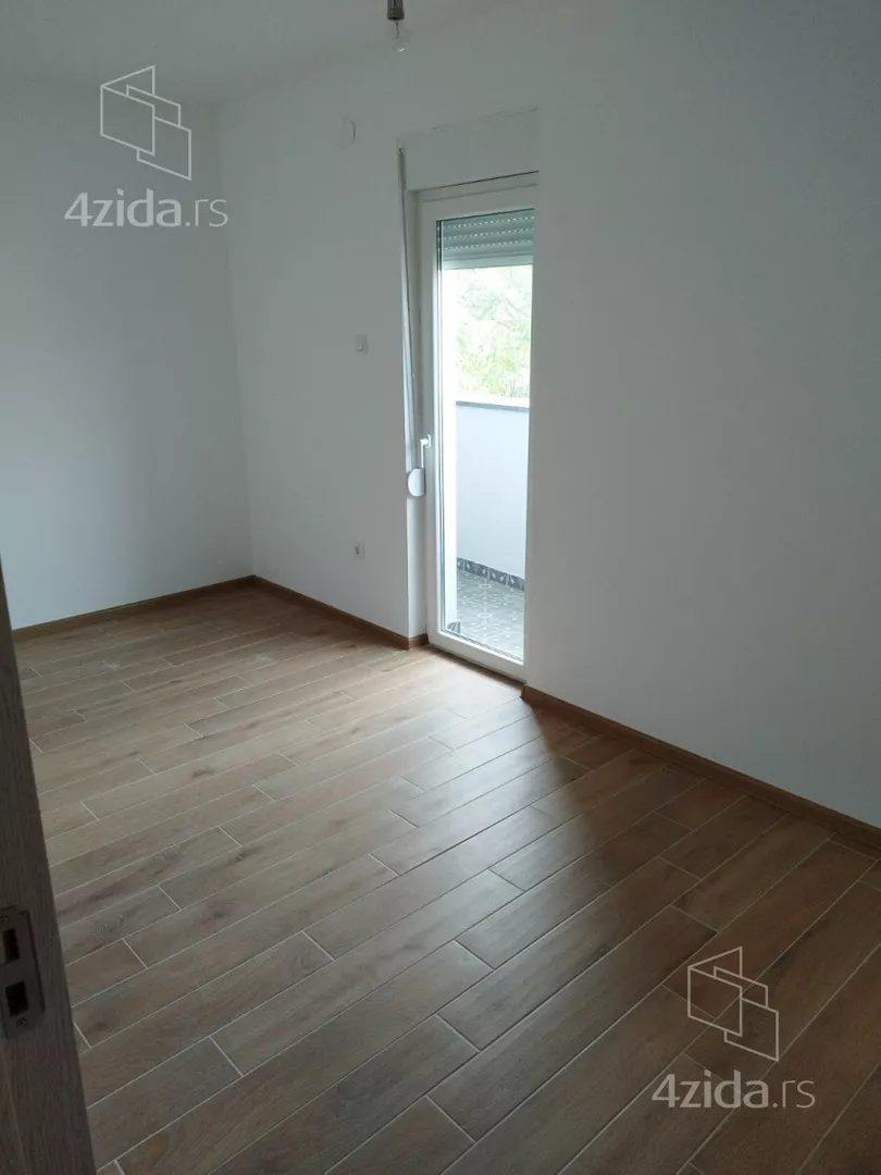 Sedmosoban stan | 4zida