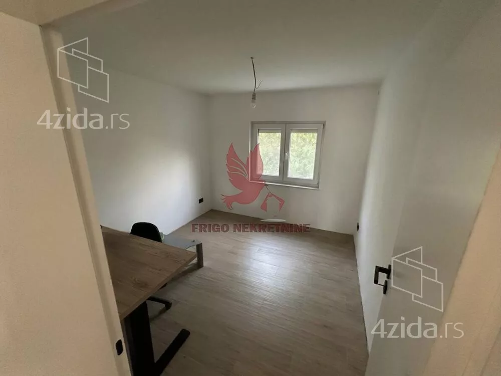 Četvoroiposoban stan | 4zida