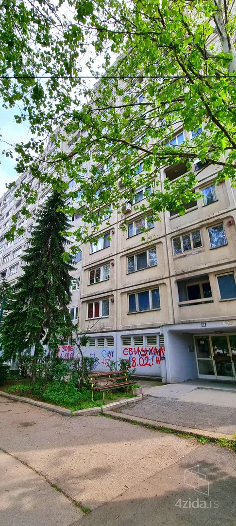 Jednoiposoban stan | 4zida