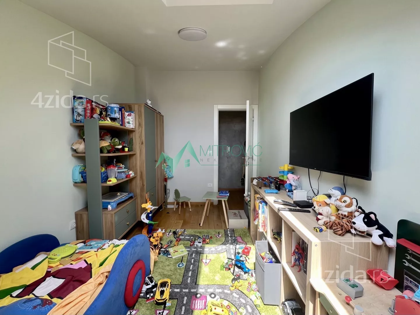 Četvorosoban stan | 4zida