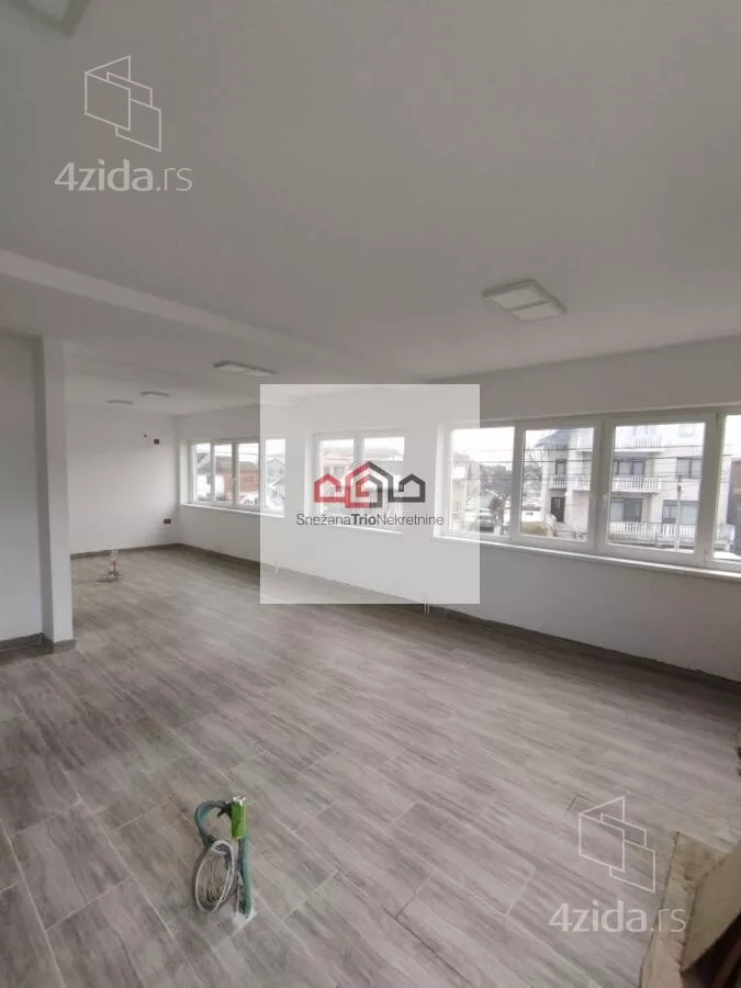 Poslovni prostor | 4zida