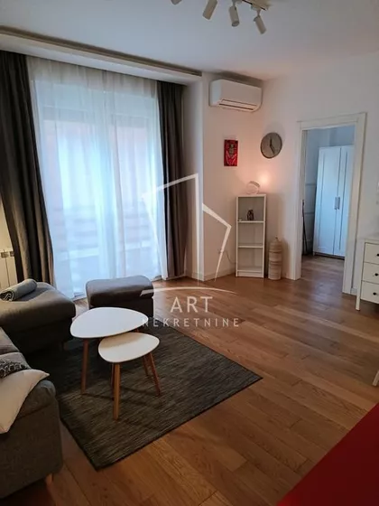 Gospodara Vučića | 4zida.rs