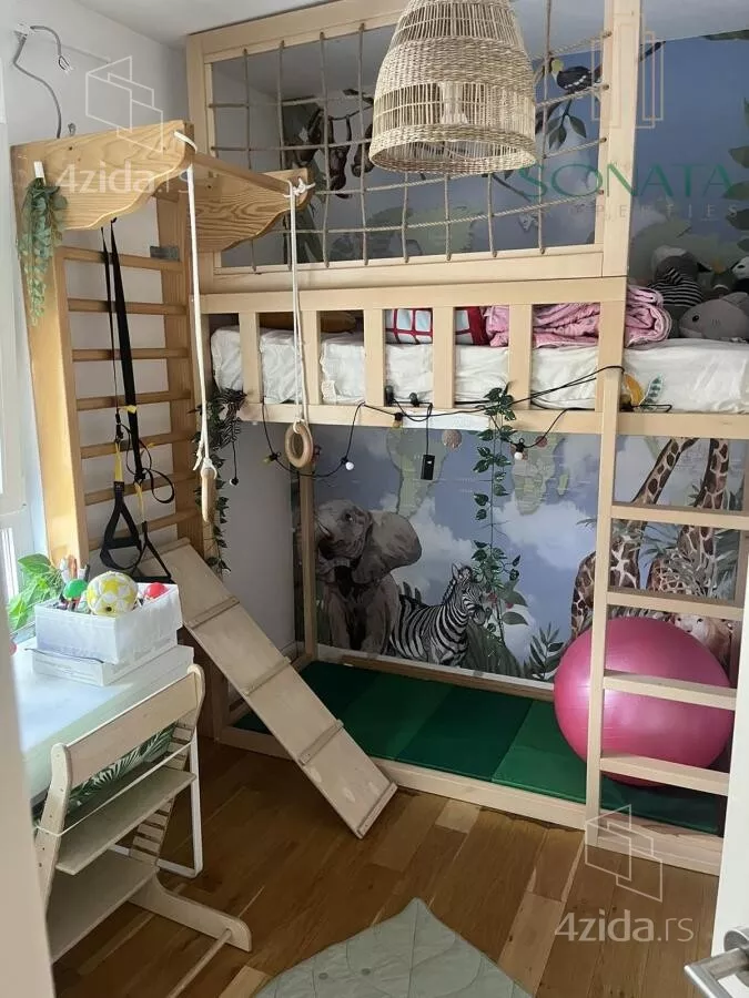 Troiposoban stan | 4zida