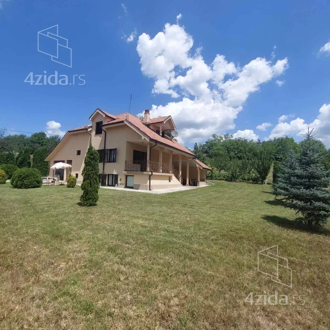 3-etažna kuća | 4zida