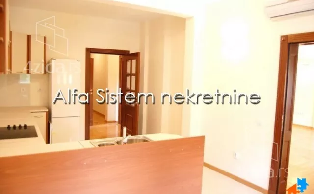 Šestosoban stan | 4zida