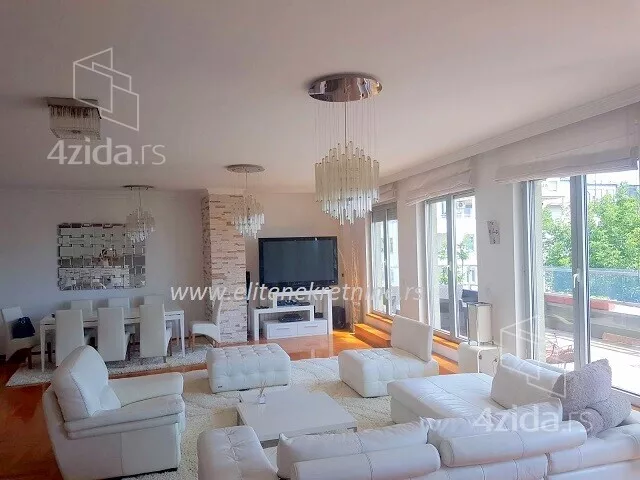 Petosoban stan | 4zida