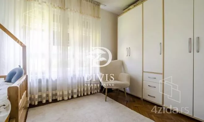 Četvoroiposoban stan | 4zida