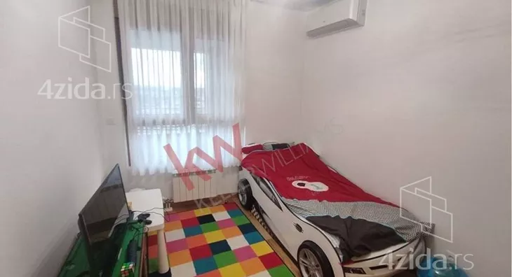 Petosoban stan | 4zida