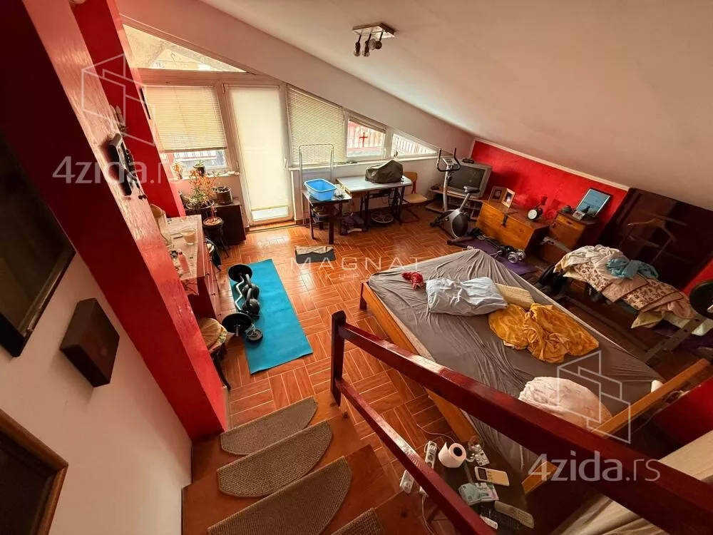 Šestoiposoban stan | 4zida