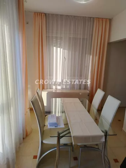 Petrovdanska | 4zida.rs