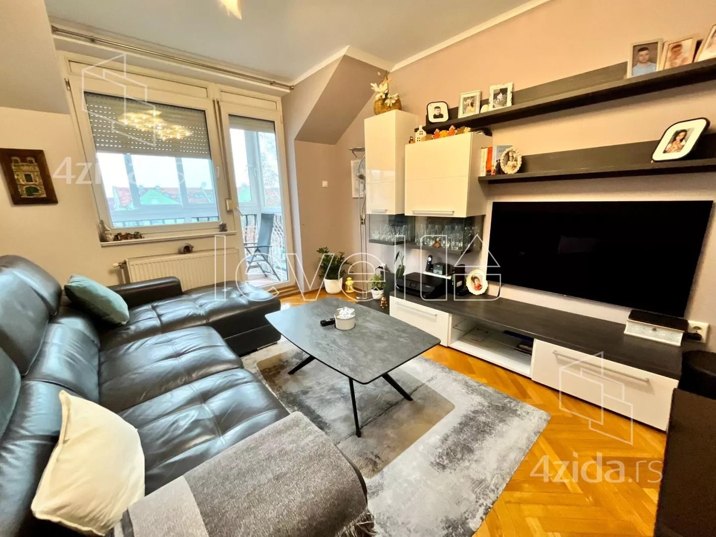 Troiposoban stan | 4zida