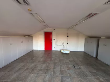 Ugrinovačka bb | 4zida.rs