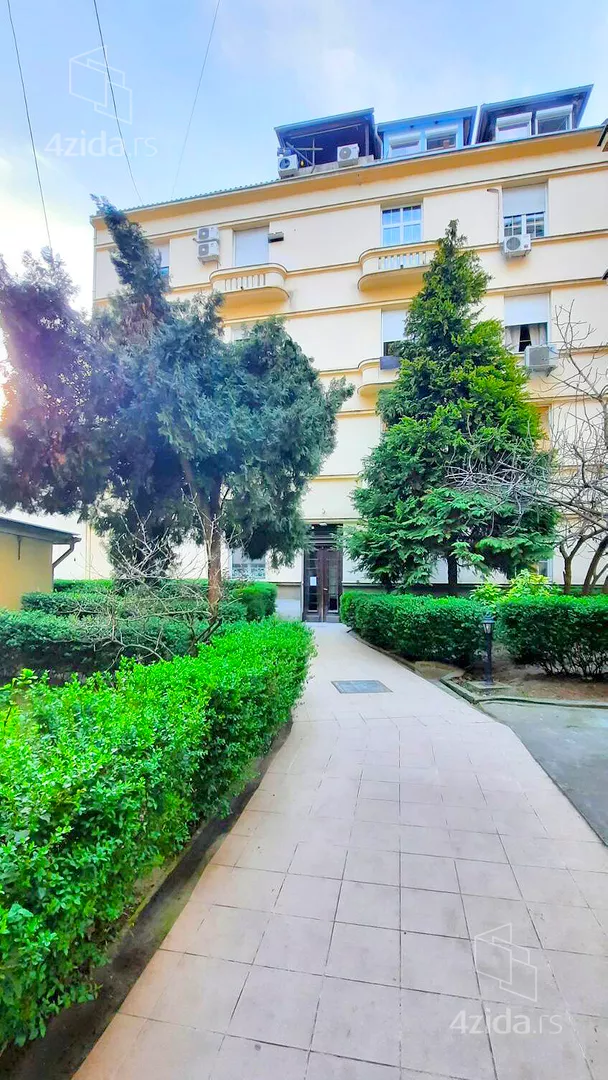 Troiposoban stan | 4zida