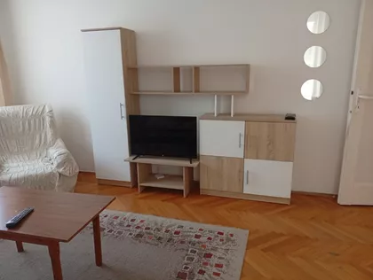 Velikotrnavska 13 | 4zida.rs