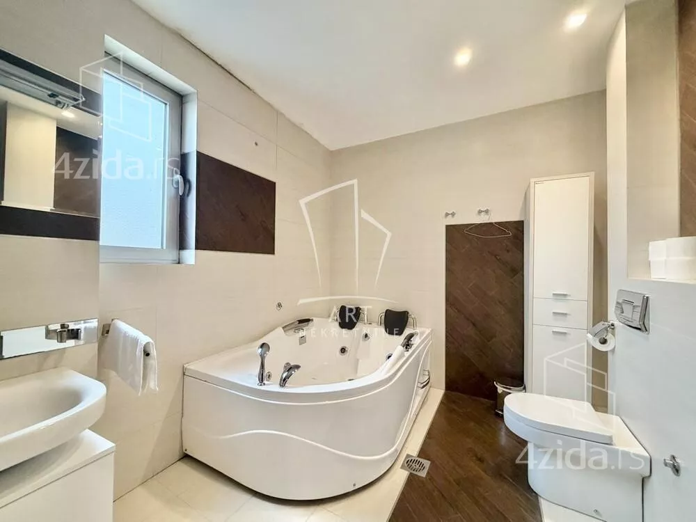 Petosoban stan | 4zida