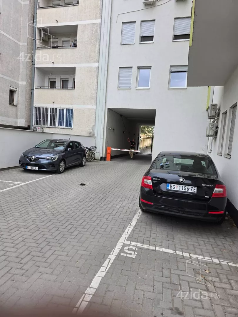 Parking | 4zida