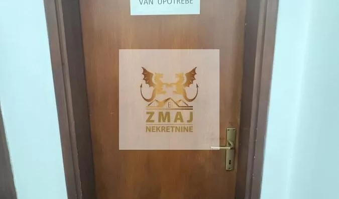 Poslovna zgrada | 4zida