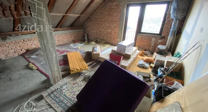 Šestosoban stan | 4zida