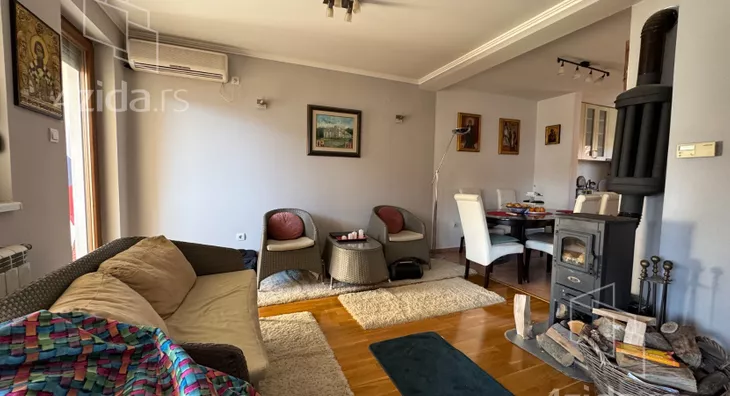 Petoiposoban stan | 4zida