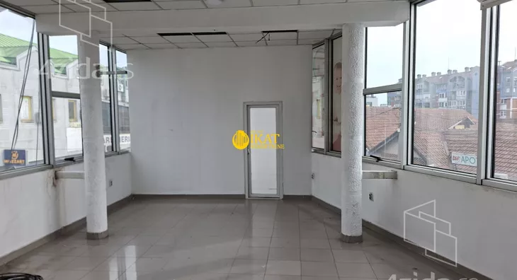Lokal | 4zida