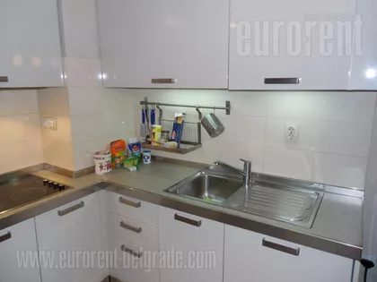 CRVENI KRST | 4zida.rs