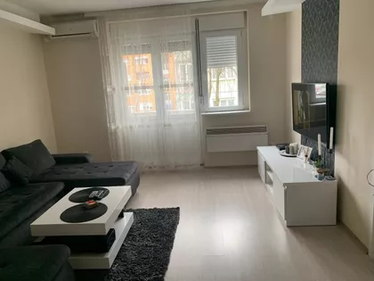 Marije Bursać | 4zida.rs