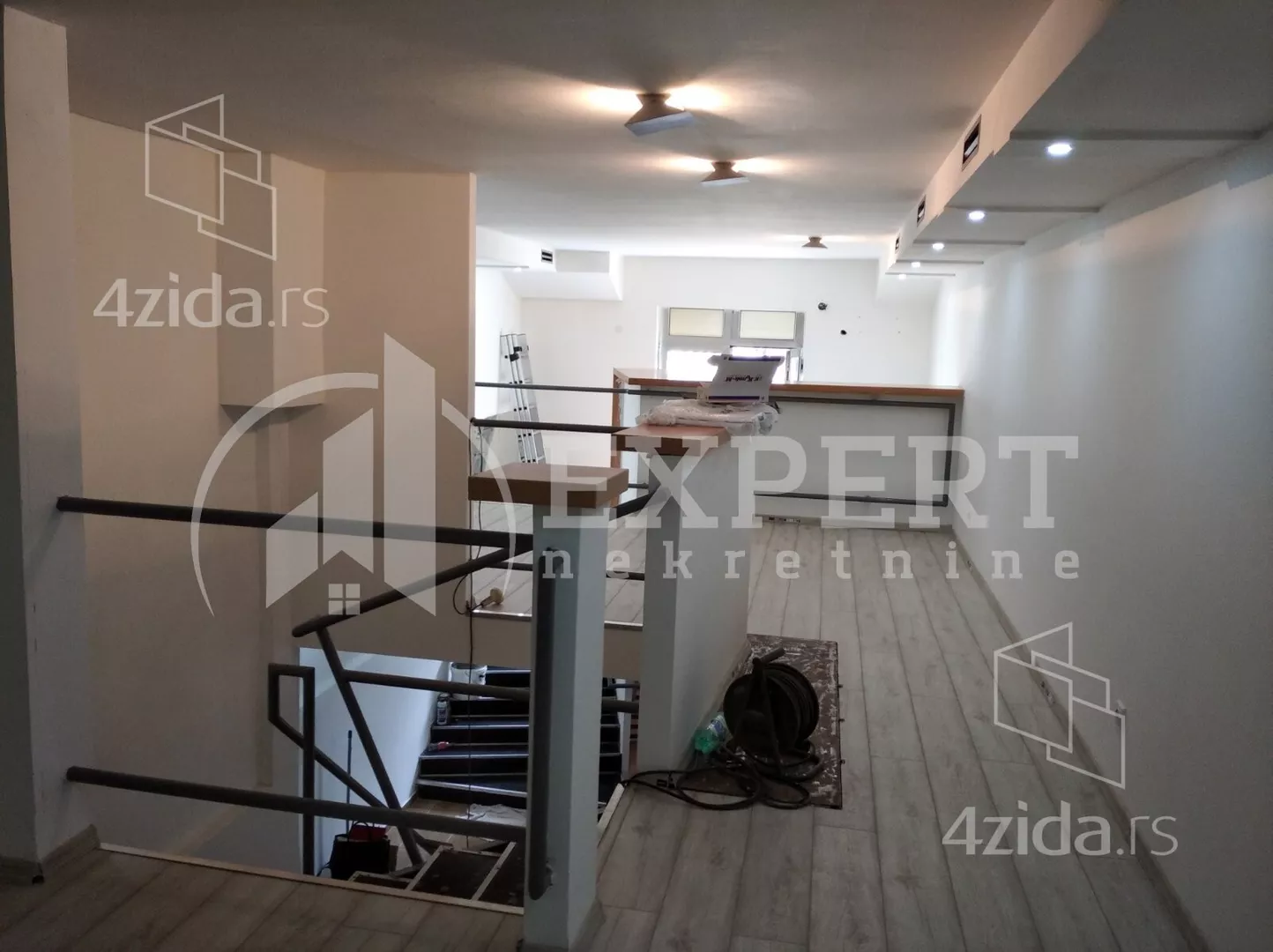 Lokal | 4zida