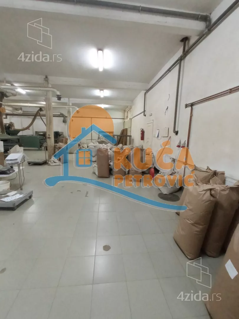 Lokal | 4zida