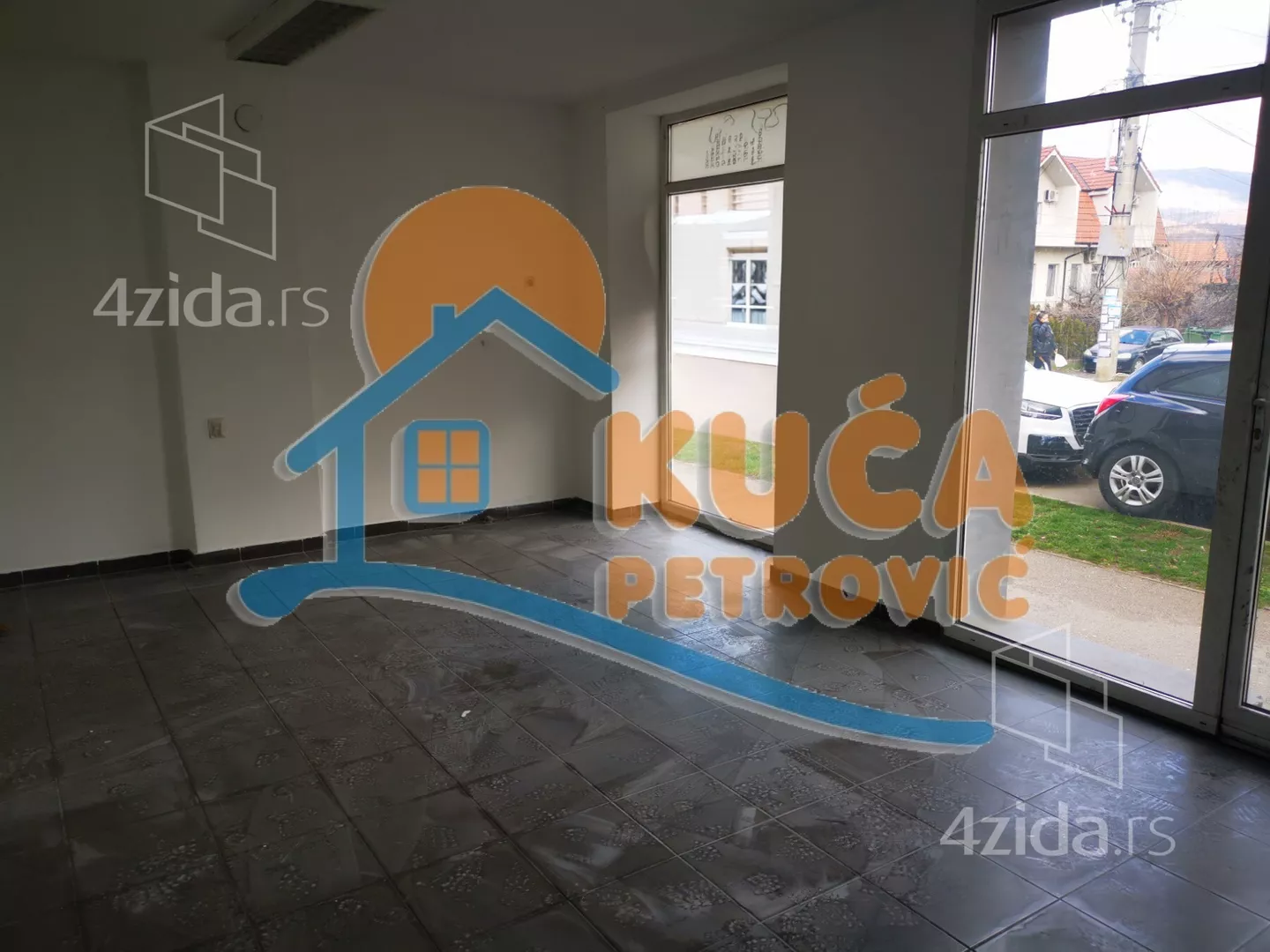 Lokal | 4zida
