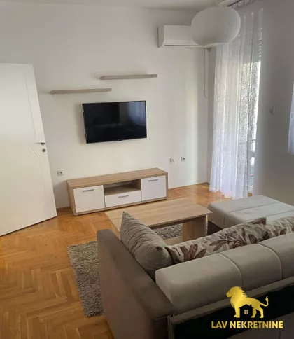 LAZE KOSTIĆA | 4zida.rs