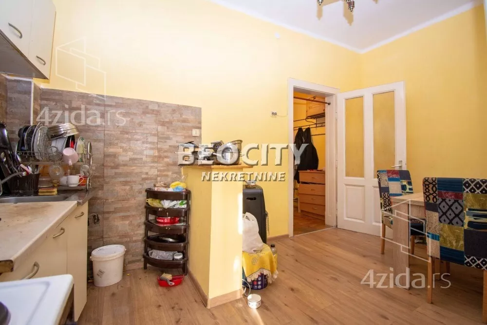Četvoroiposoban stan | 4zida