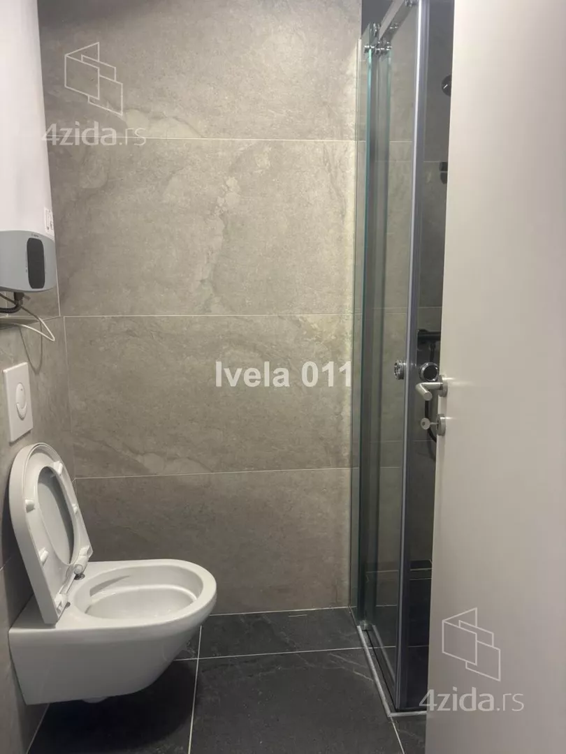 Četvoroiposoban stan | 4zida