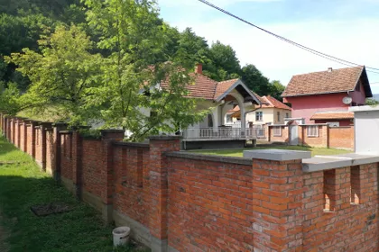 Crvica Bb | 4zida.rs