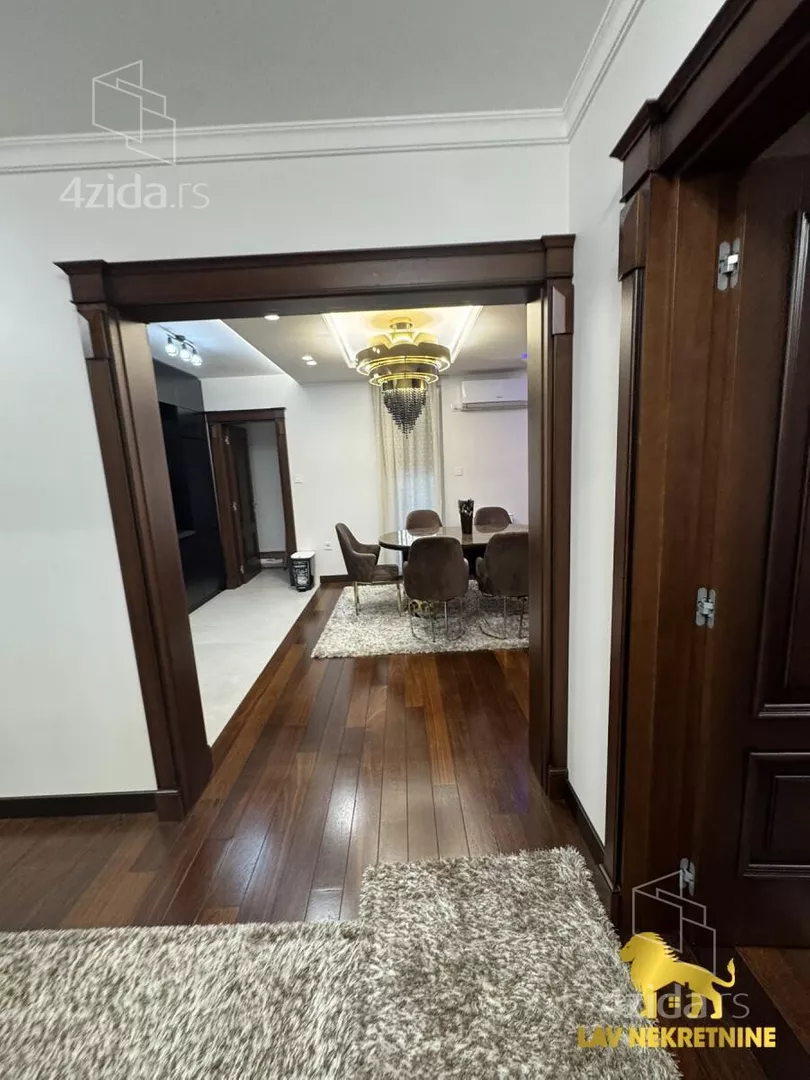 Troiposoban stan | 4zida