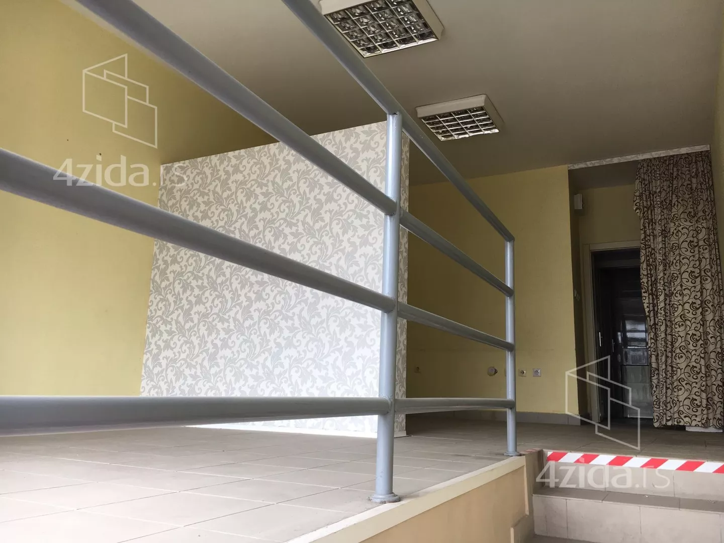 Lokal | 4zida