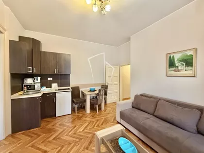 Cetinjska | 4zida.rs