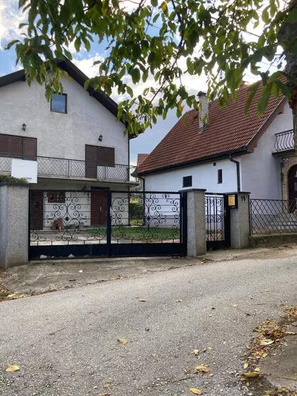 Ostroška 14 | 4zida.rs
