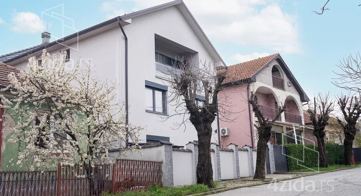 3-etažna kuća | 4zida