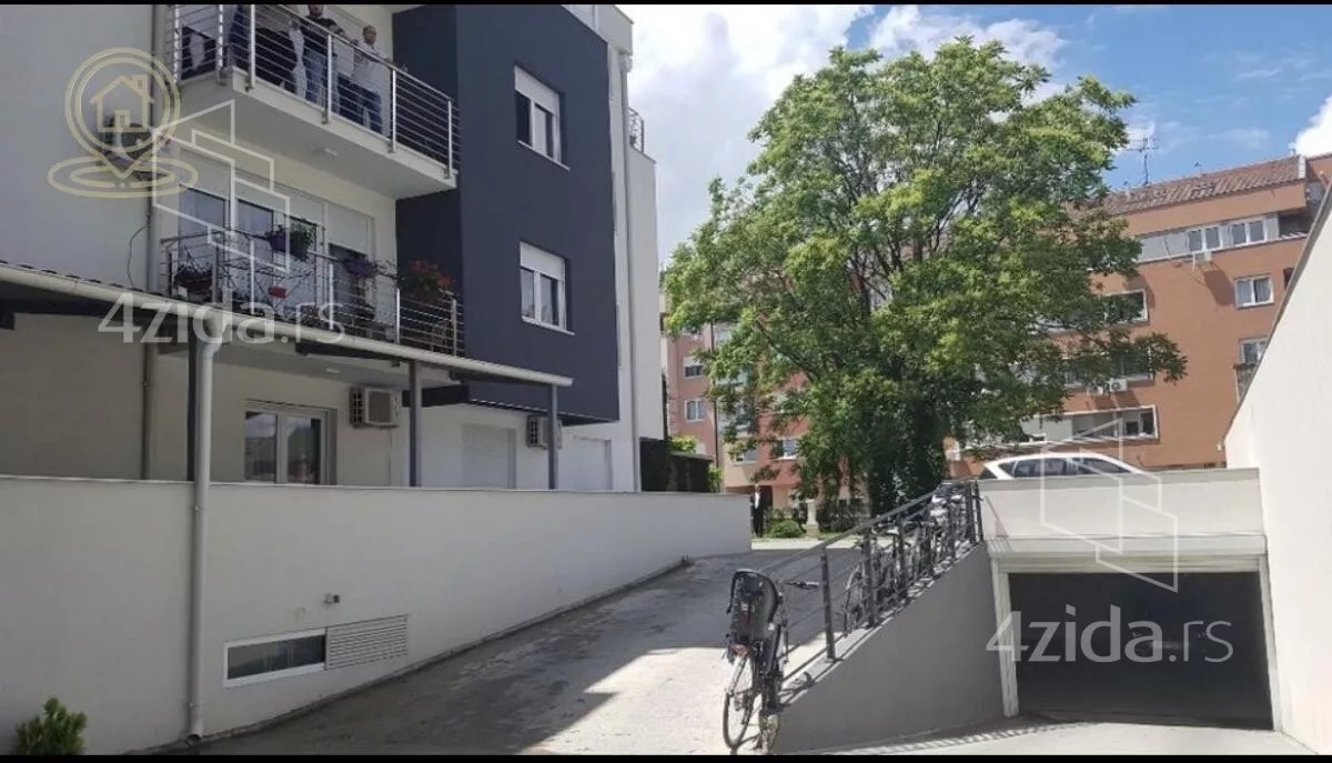 Petosoban stan | 4zida