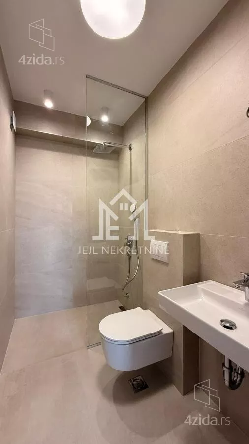 Petosoban stan | 4zida