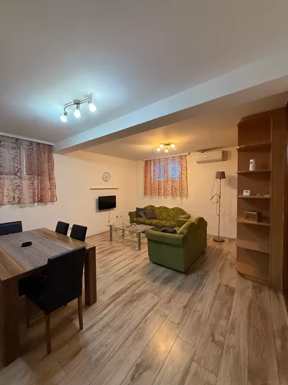 Pozorišna | 4zida.rs