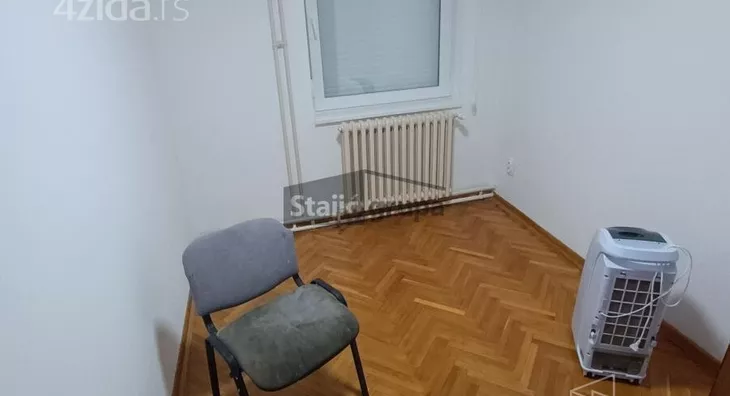 Četvoroiposoban stan | 4zida