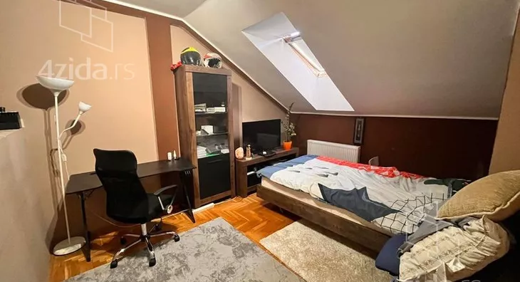 Četvoroiposoban stan | 4zida