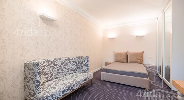 Šestosoban stan | 4zida