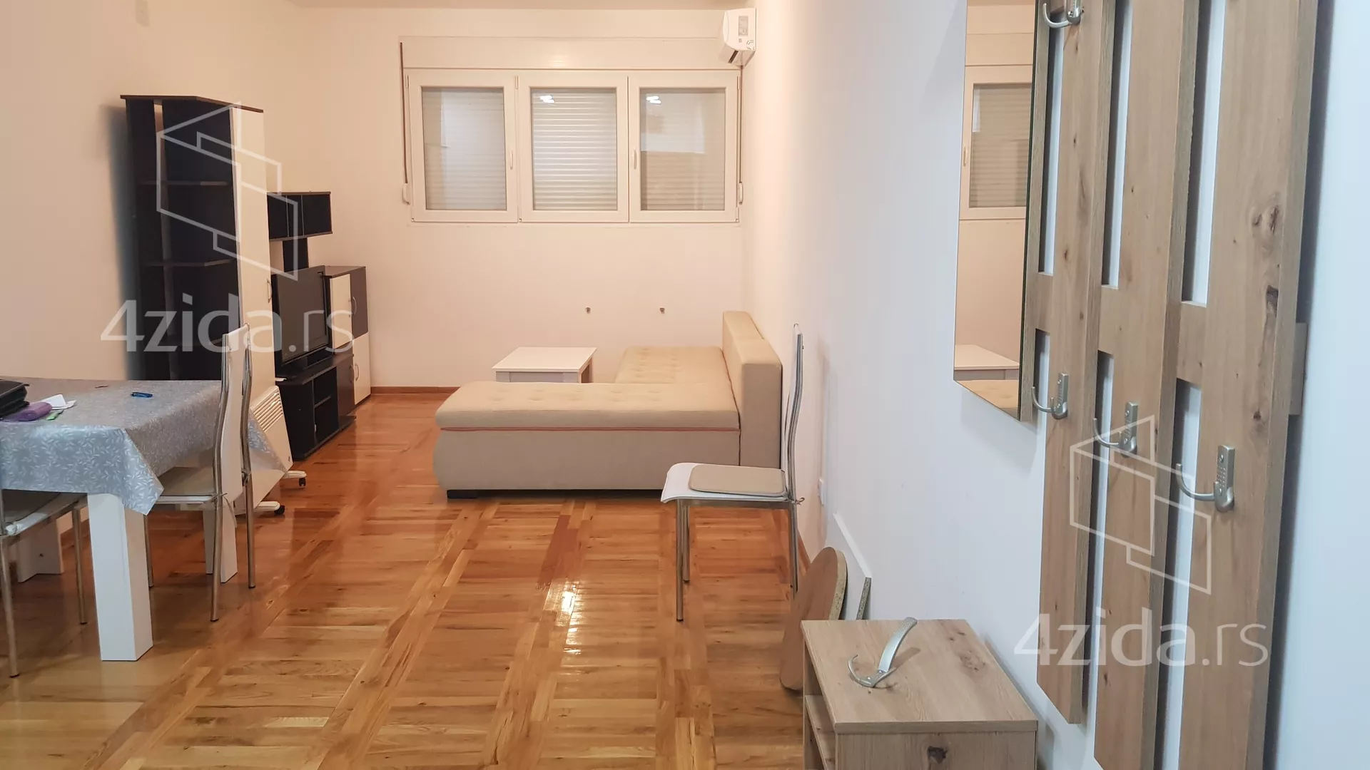 Dvoiposoban stan | 4zida