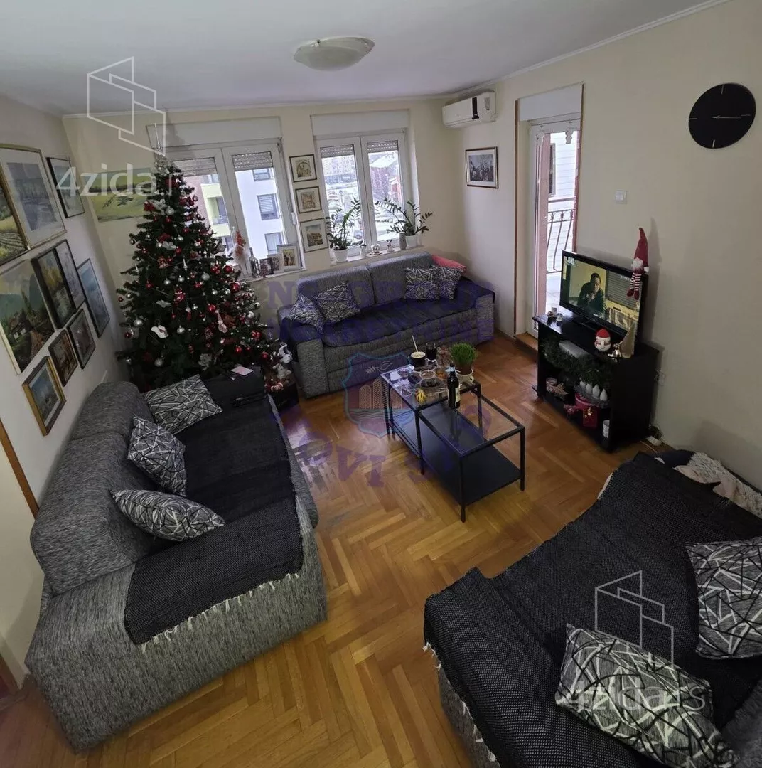 Šestosoban stan | 4zida